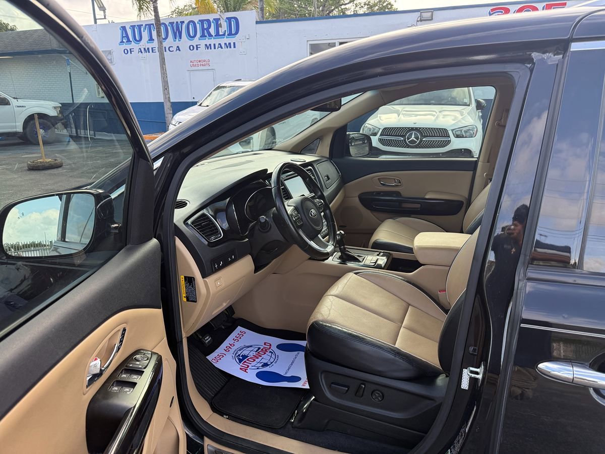 Used 2016 Kia Sedona SX Limited FWD image 10