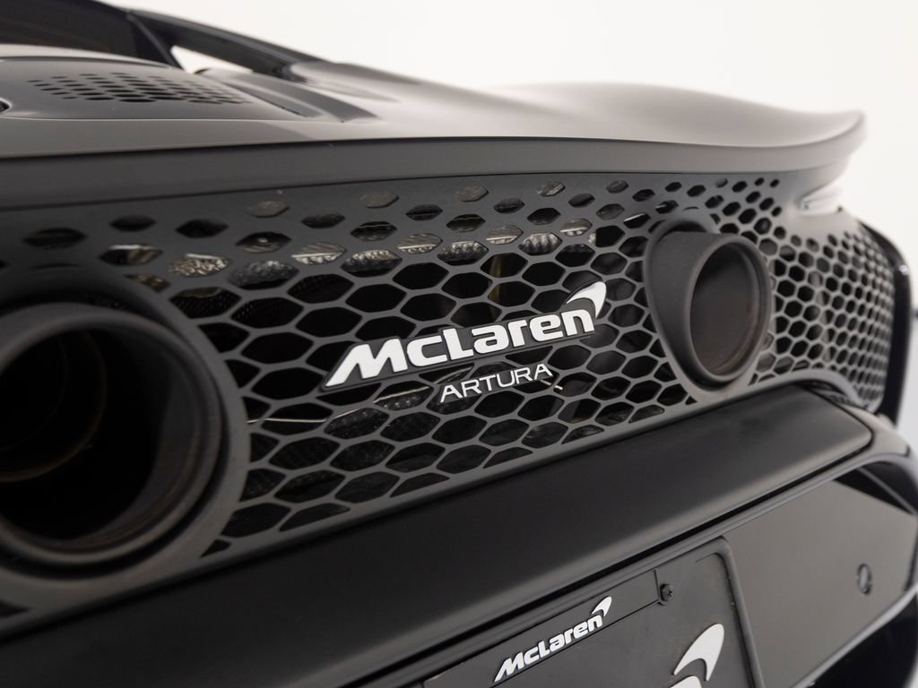 Used 2023 McLaren Artura RWD image 37