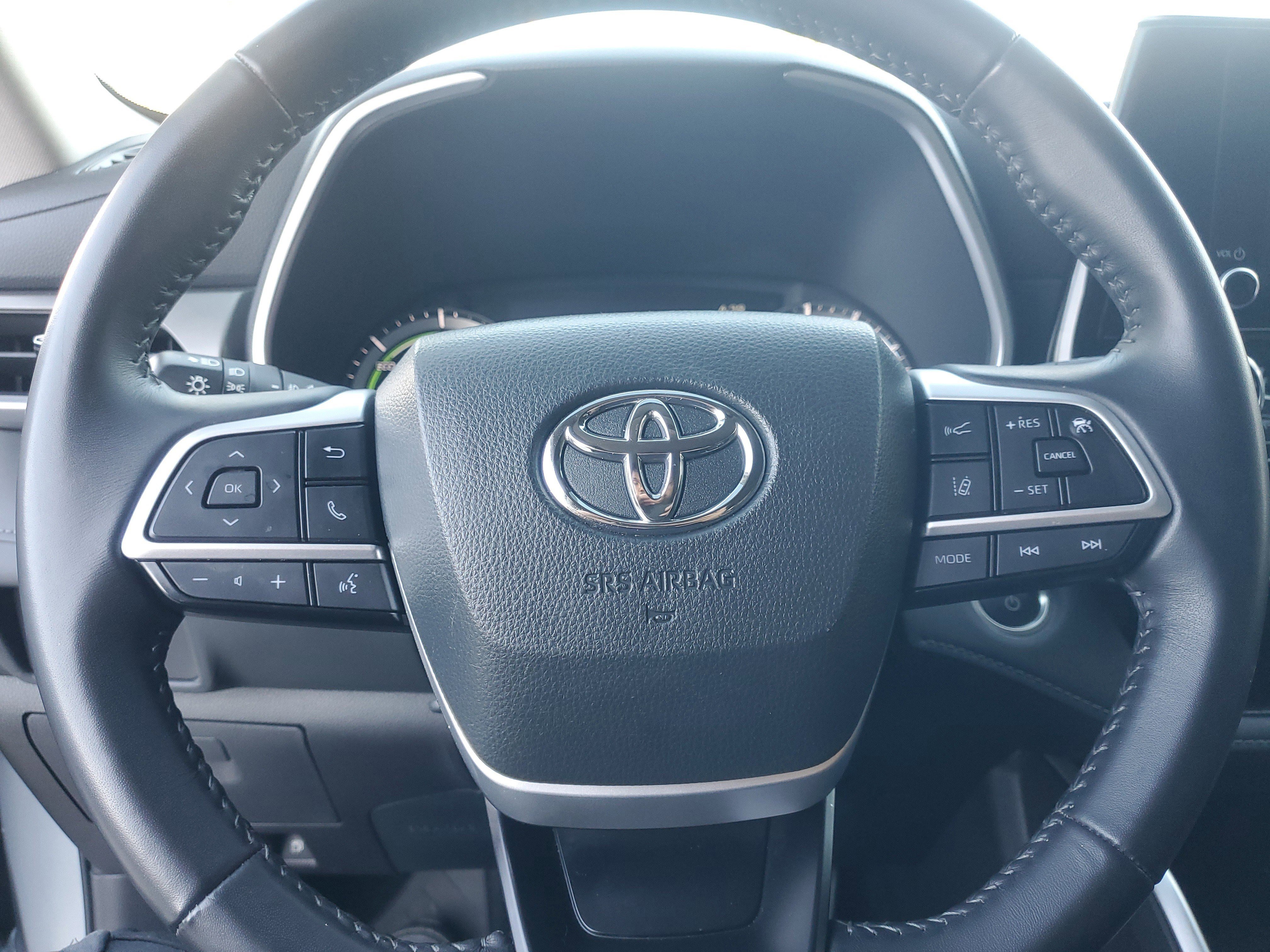 Used 2024 Toyota Highlander XLE image 18