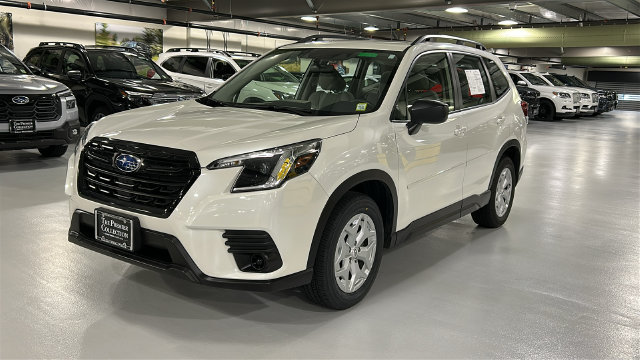 Used 2024 Subaru Forester AWD/4WD image 3