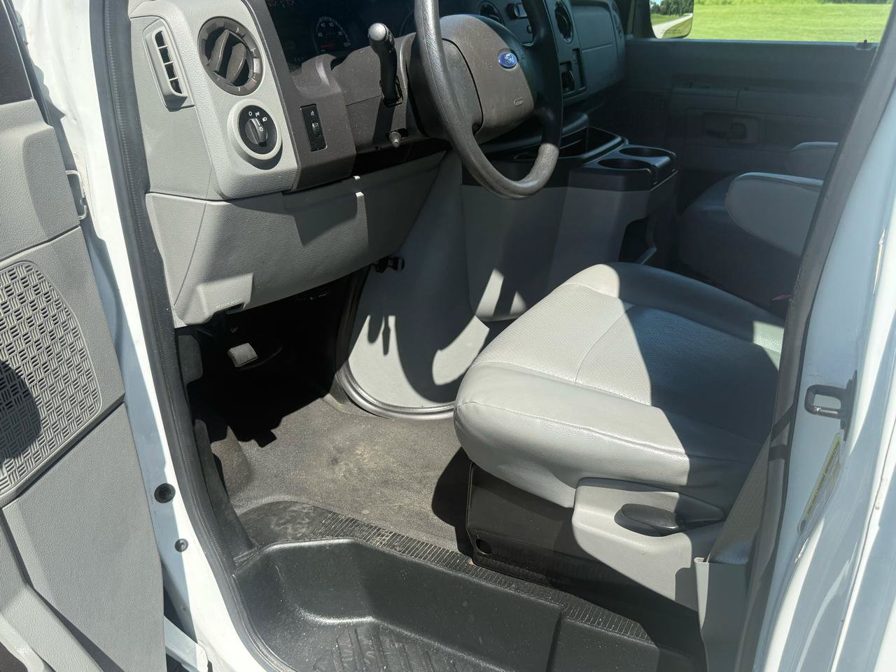 Used 2012 Ford E-250 and Econoline 250 w/ PWR Group RWD image 23