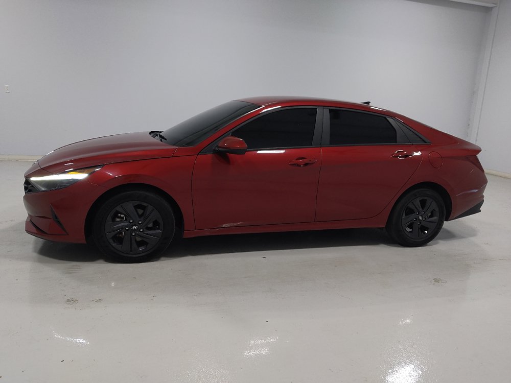 Used 2023 Hyundai Elantra SEL w/ Cargo Package FWD image 2