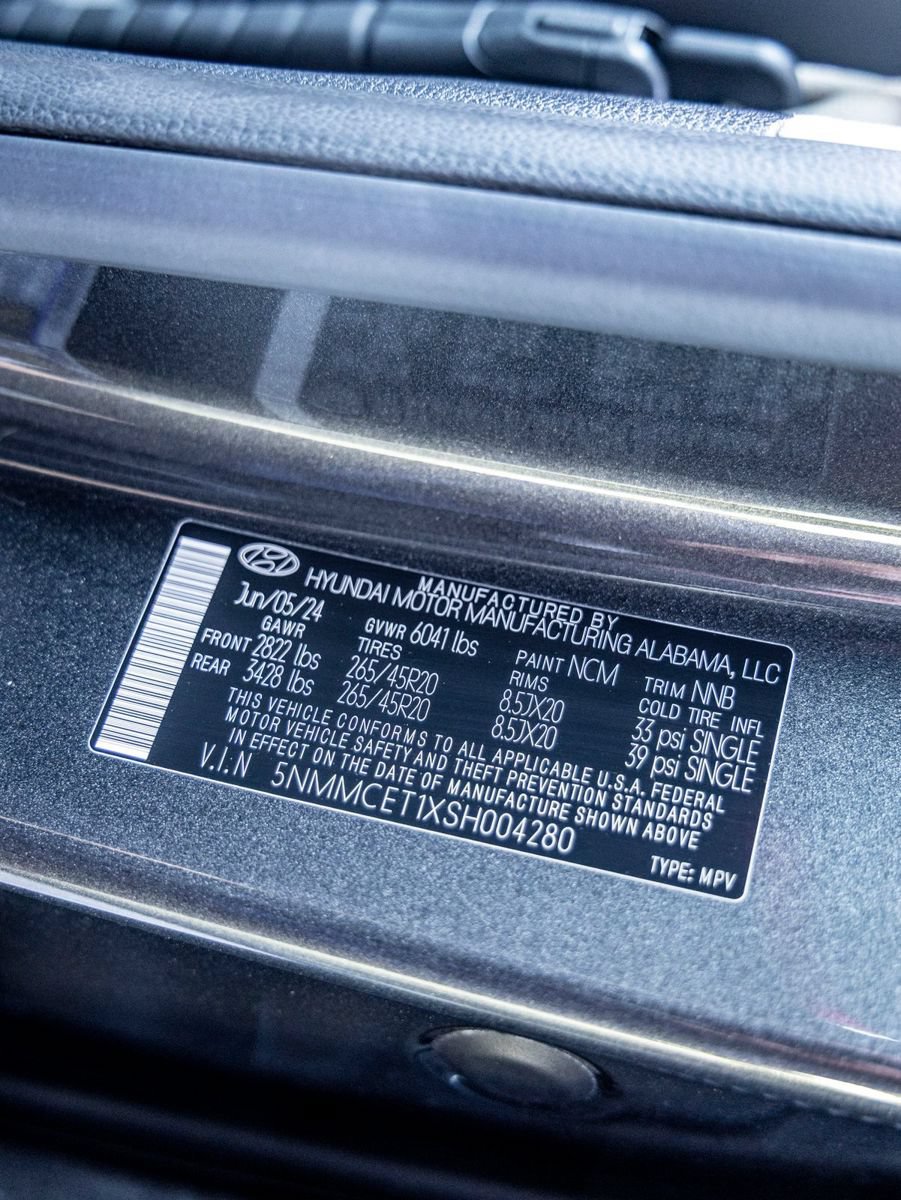 Used 2025 Genesis Electrified GV70 w/ Prestige Package AWD/4WD image 32