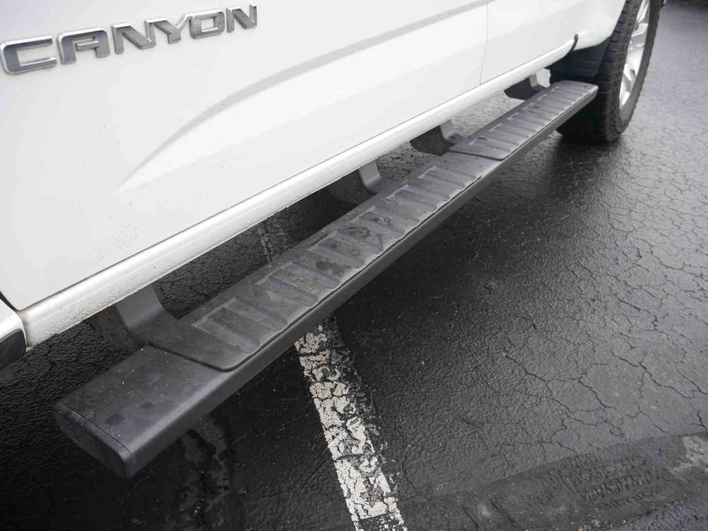 Used 2018 GMC Canyon SLE w/ SLE Convenience Package image 12