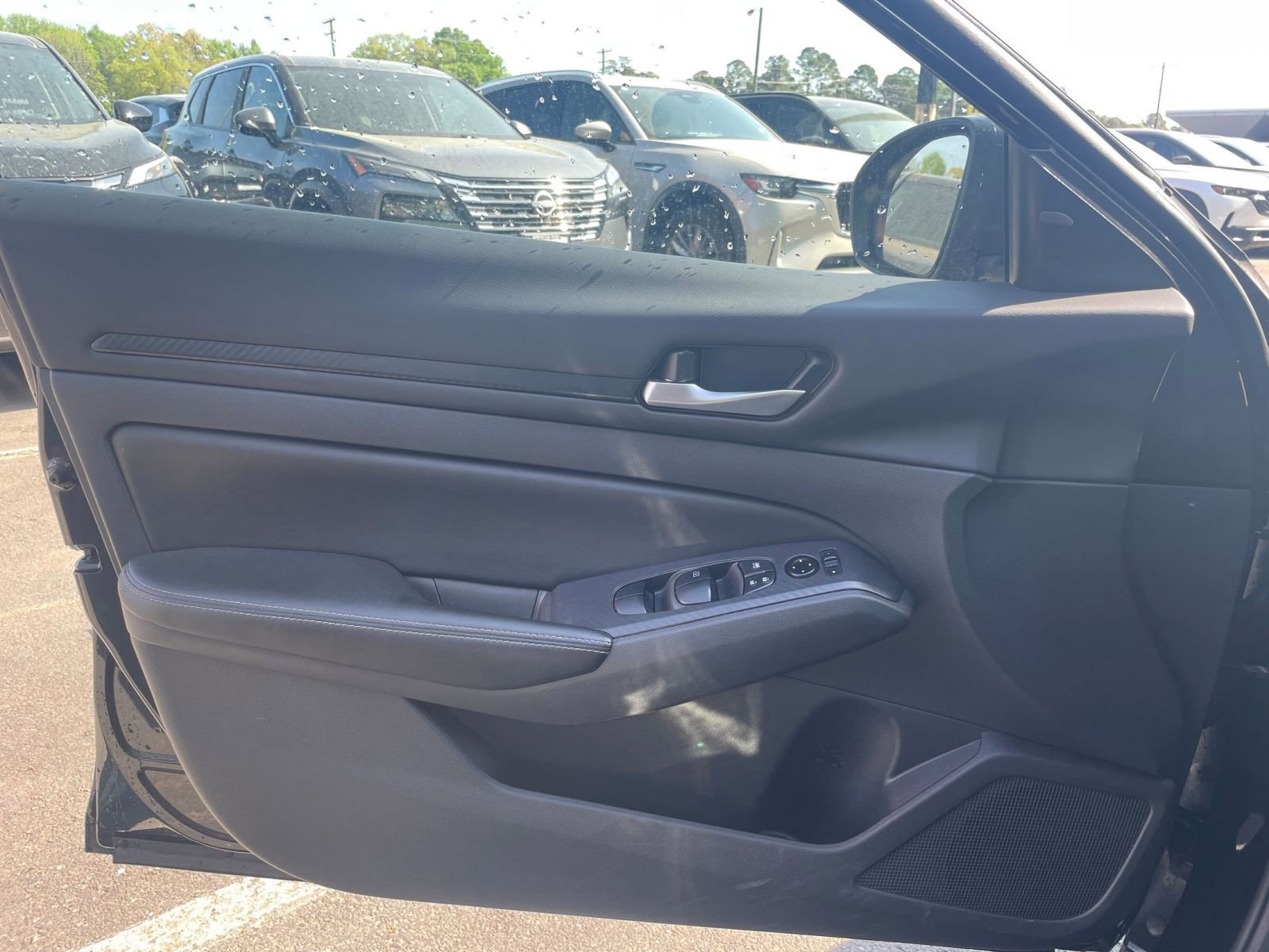 Used 2025 Nissan Altima 2.5 SV image 18