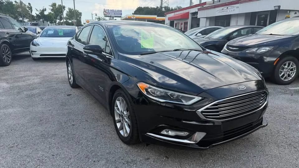 Used 2017 Ford Fusion Energi Titanium FWD image 13