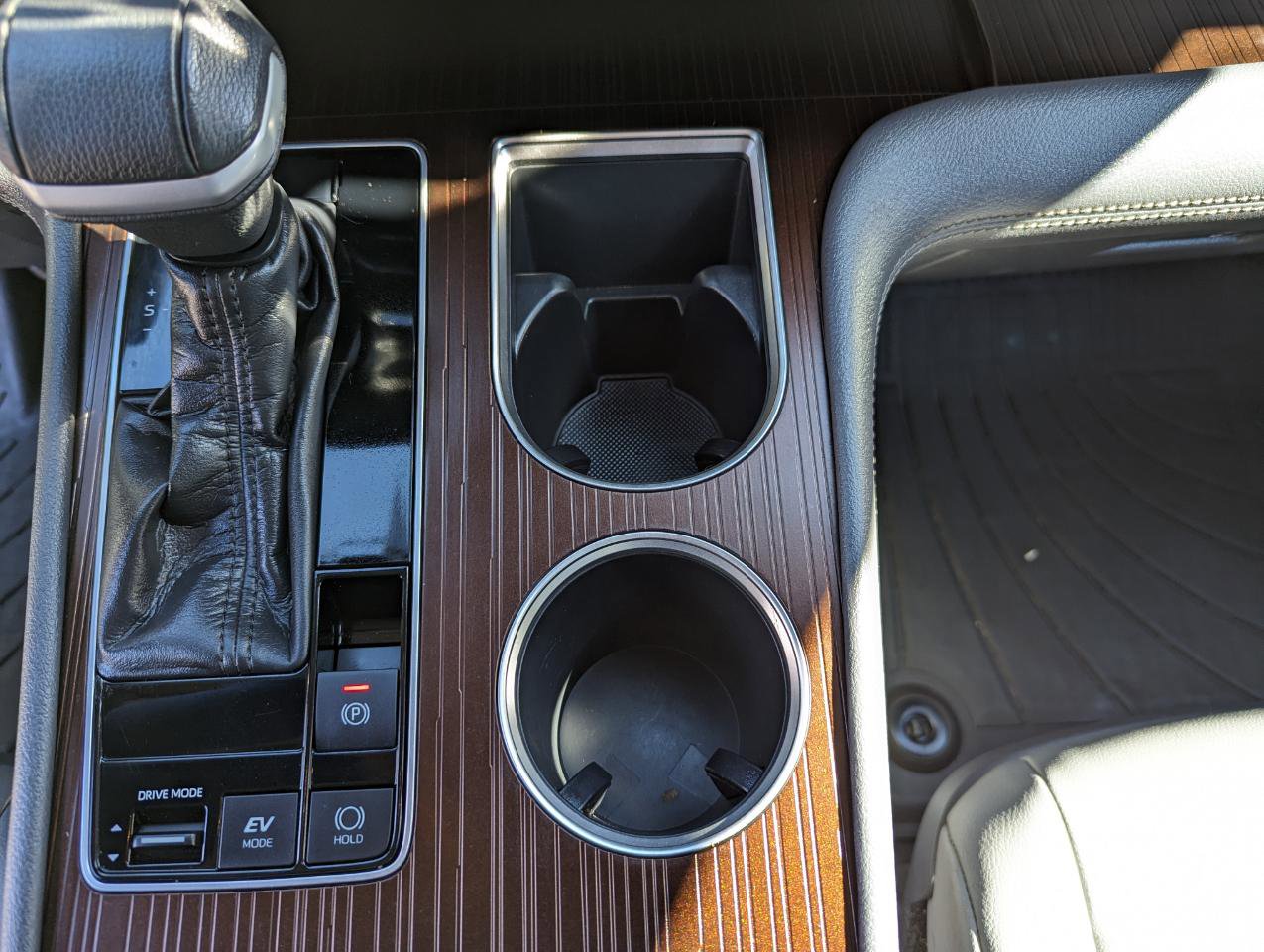 Used 2021 Toyota Sienna XLE image 24