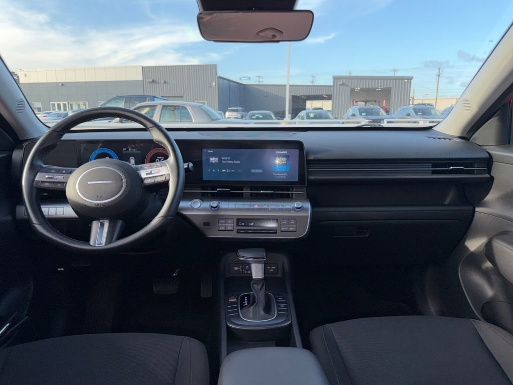 Used 2025 Hyundai Kona SEL FWD image 16