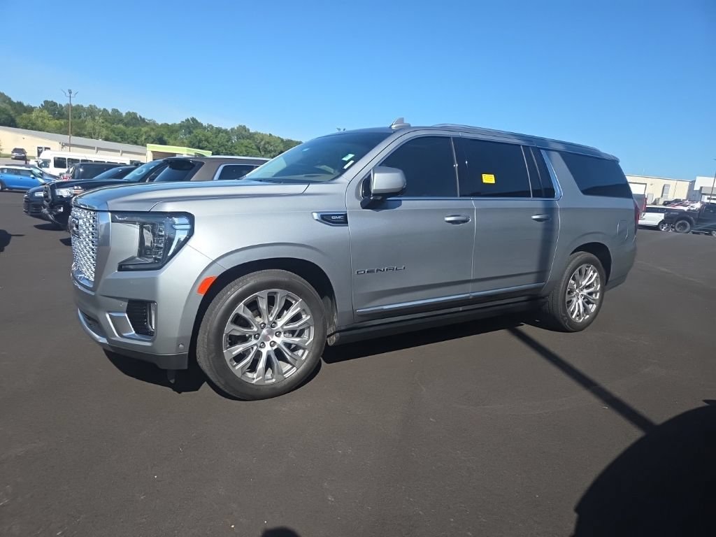 Used 2024 GMC Yukon XL Denali w/ Denali Reserve Package AWD/4WD image 5