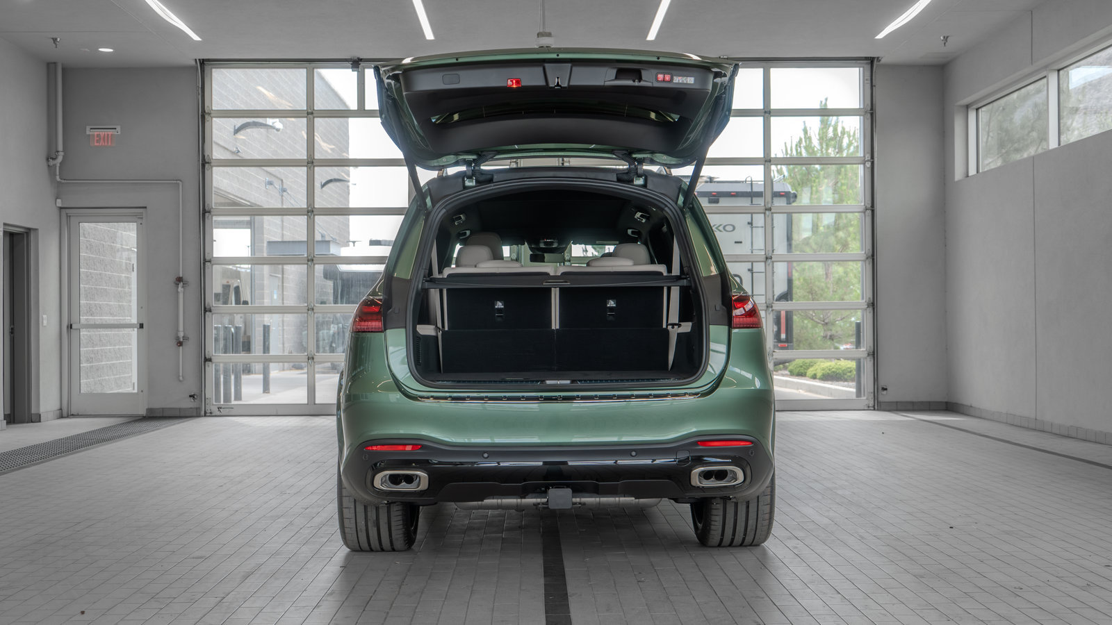 New 2026 Mercedes-Benz GLS 580 4MATIC image 16
