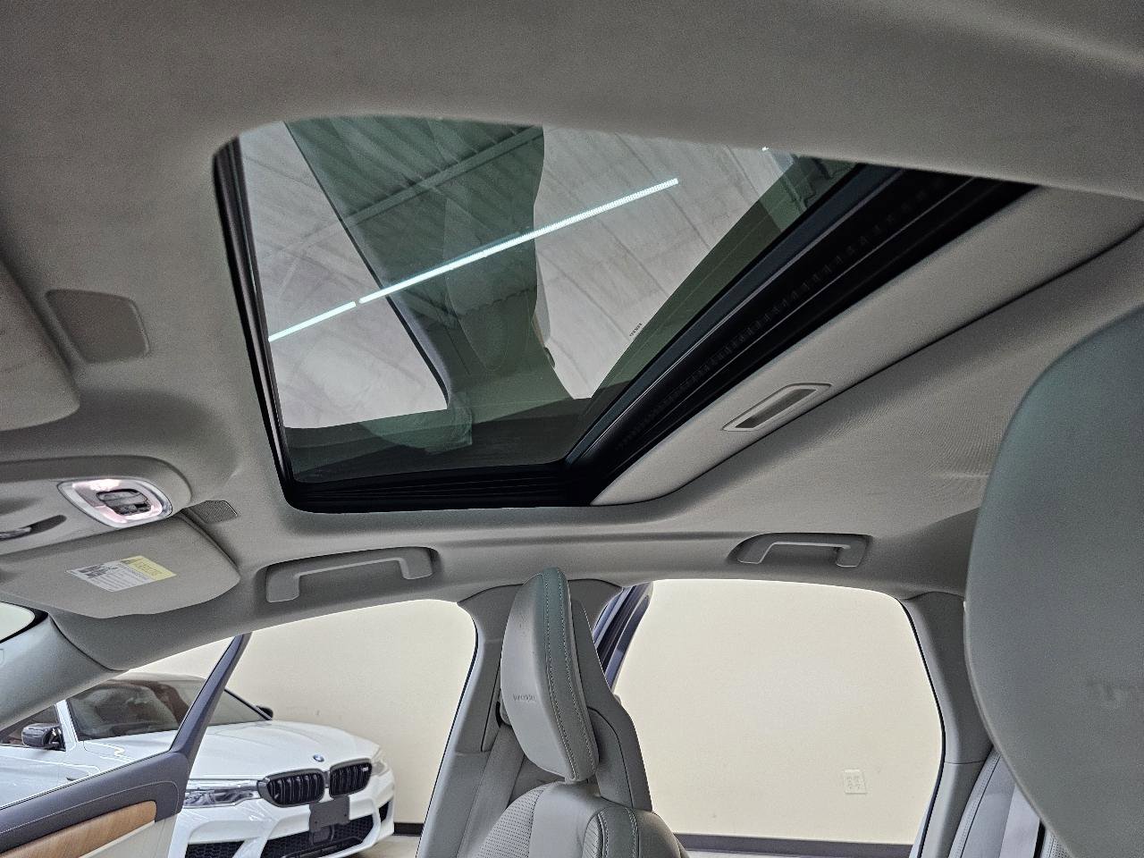 Used 2017 Volvo S90 T6 Inscription w/ Vision Package image 39