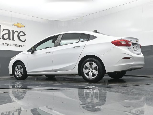 Used 2017 Chevrolet Cruze LS FWD image 58