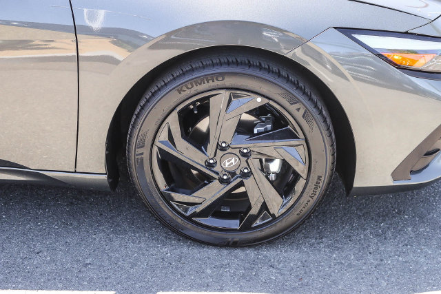 Certified 2026 Hyundai Elantra Sport FWD image 15
