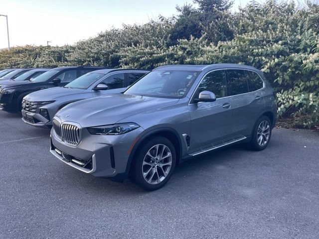 Used 2026 BMW X5 xDrive40i AWD/4WD image 3