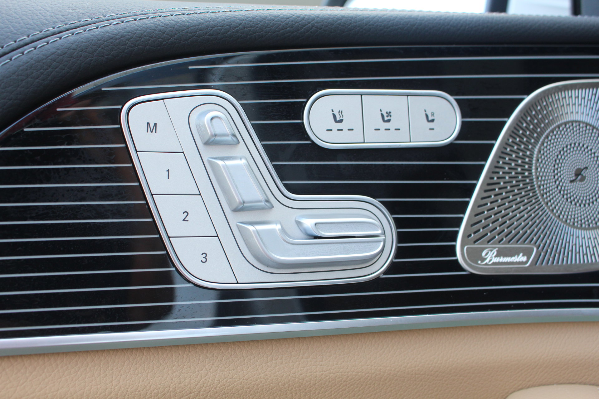 New 2026 Mercedes-Benz GLS 580 4MATIC image 14