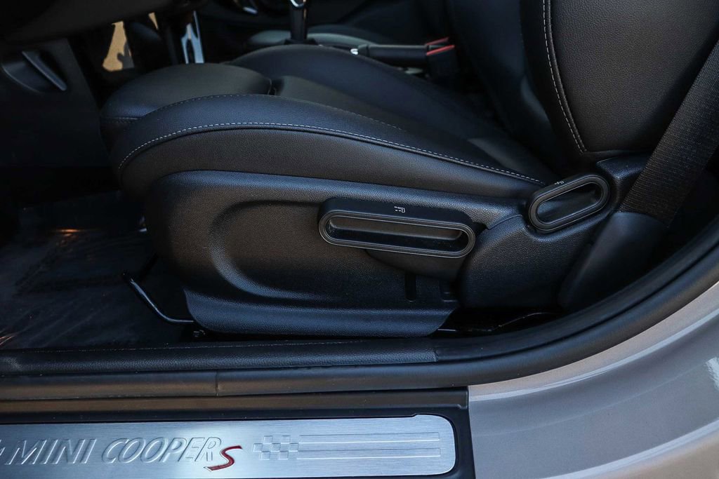 Used 2023 MINI Cooper S image 25