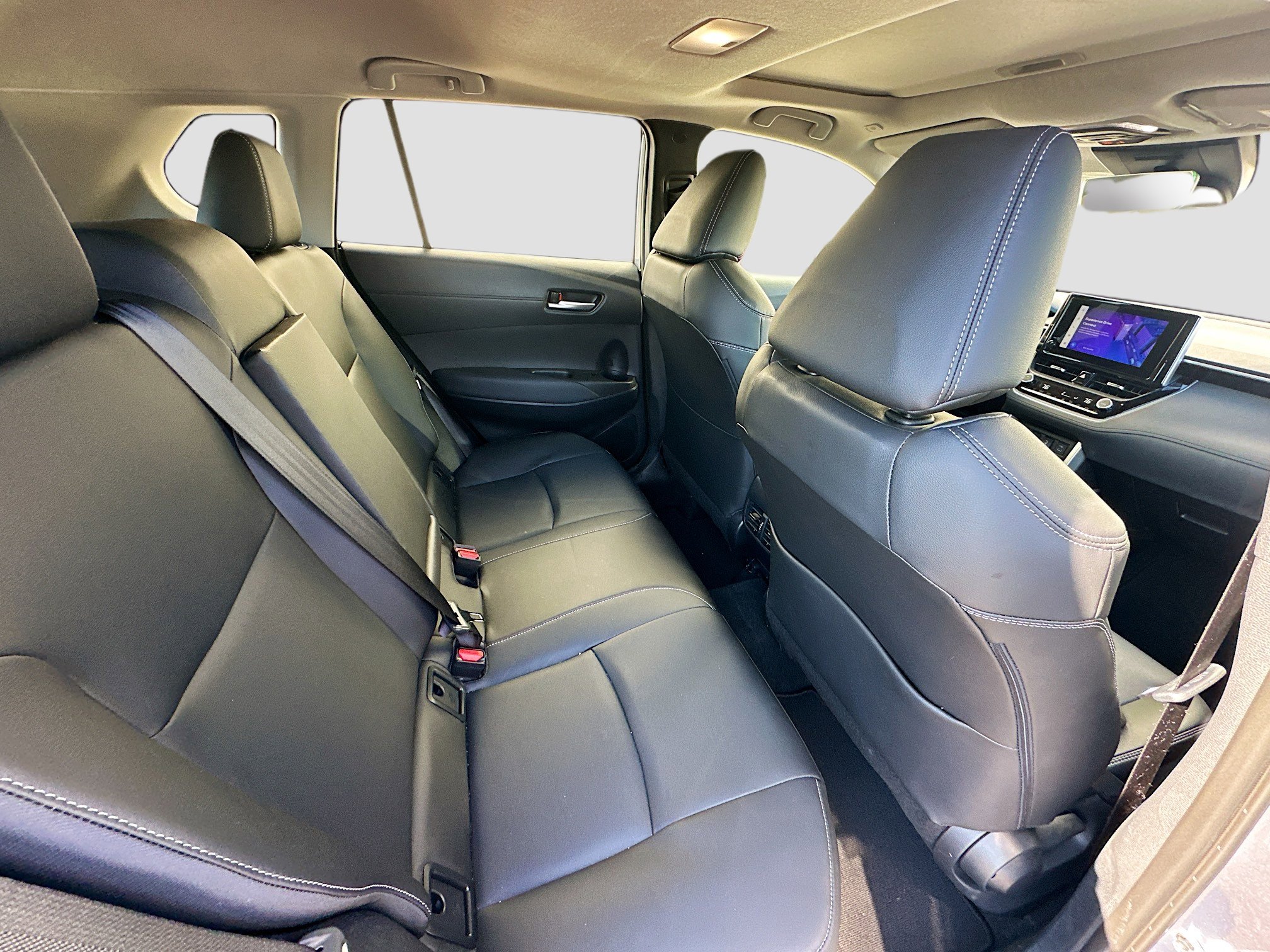 Used 2024 Toyota Corolla Cross XLE w/ Convenience Package image 30