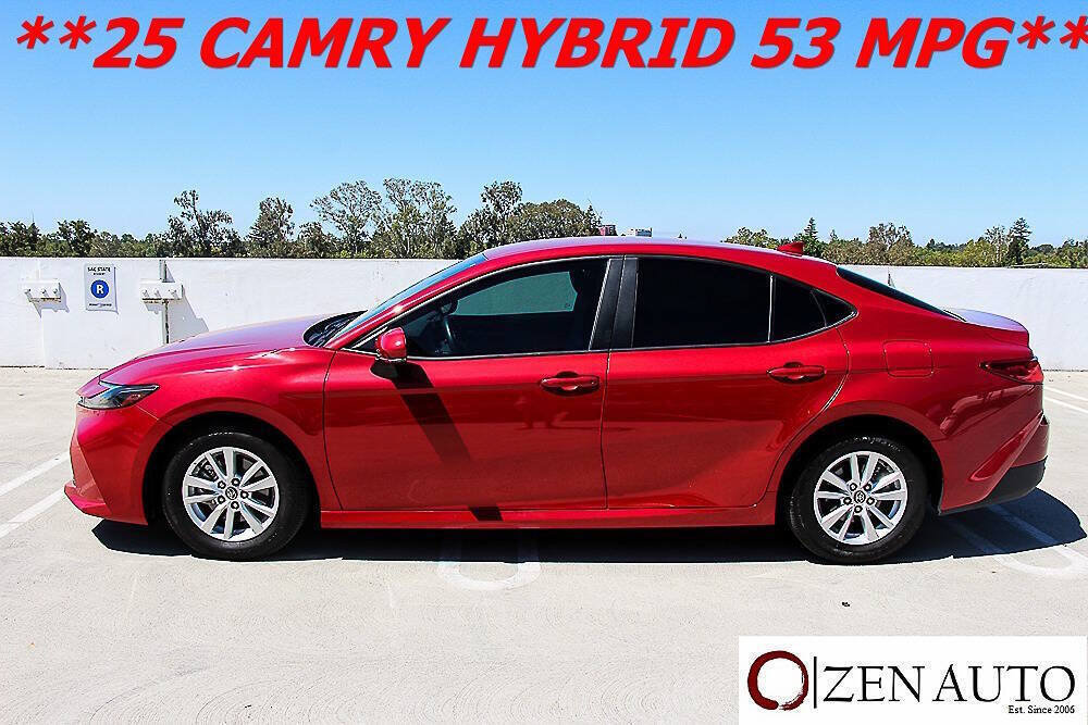 Used 2025 Toyota Camry LE w/ Convenience Package FWD image 4