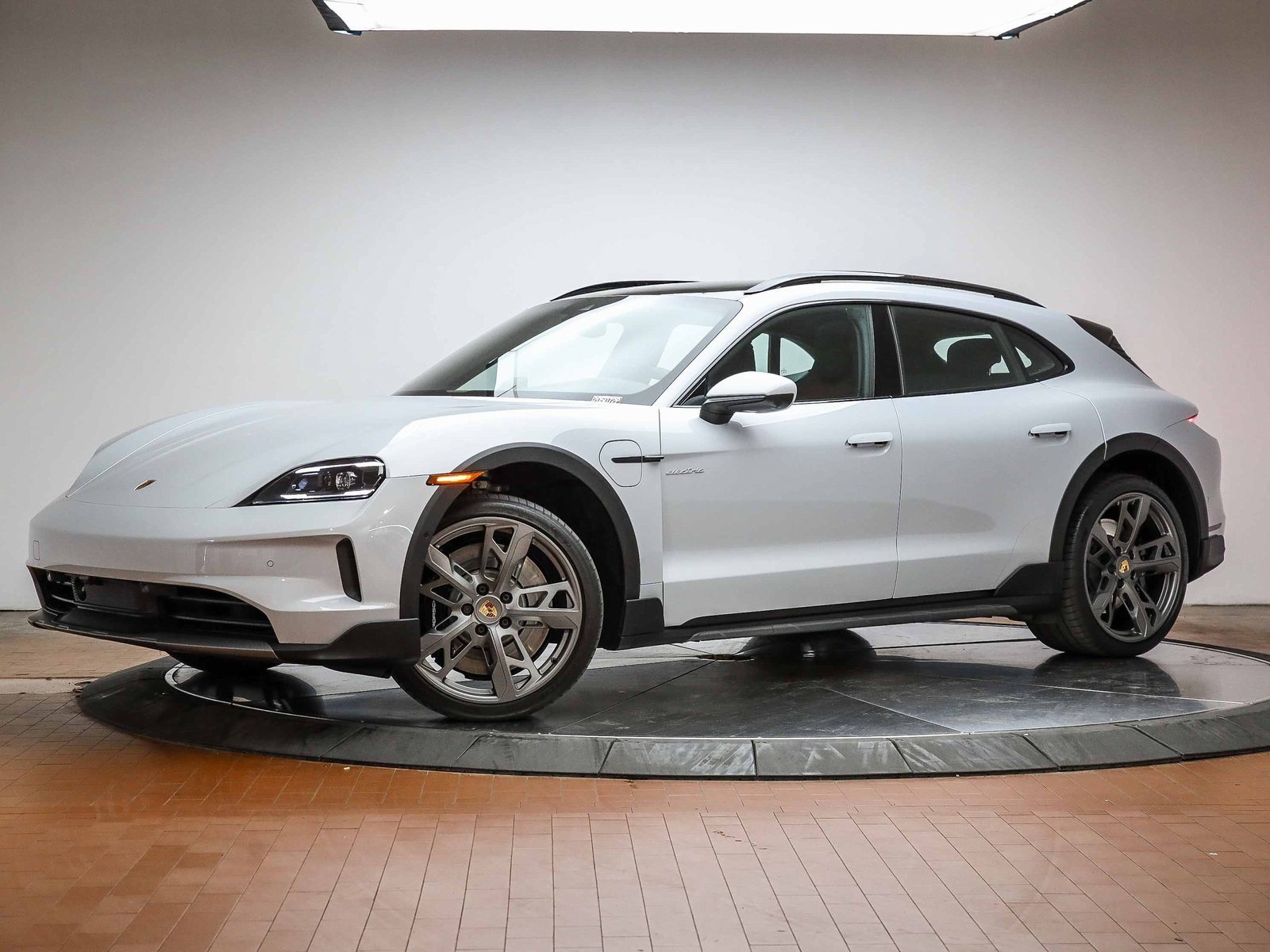 Used 2025 Porsche Taycan 4S image 1