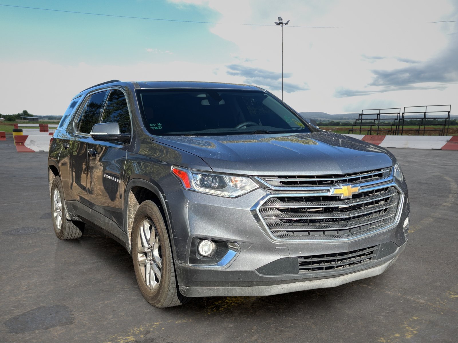 Used 2019 Chevrolet Traverse LT FWD image 2