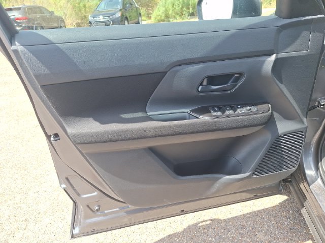 Certified 2026 Nissan Kicks S FWD image 11
