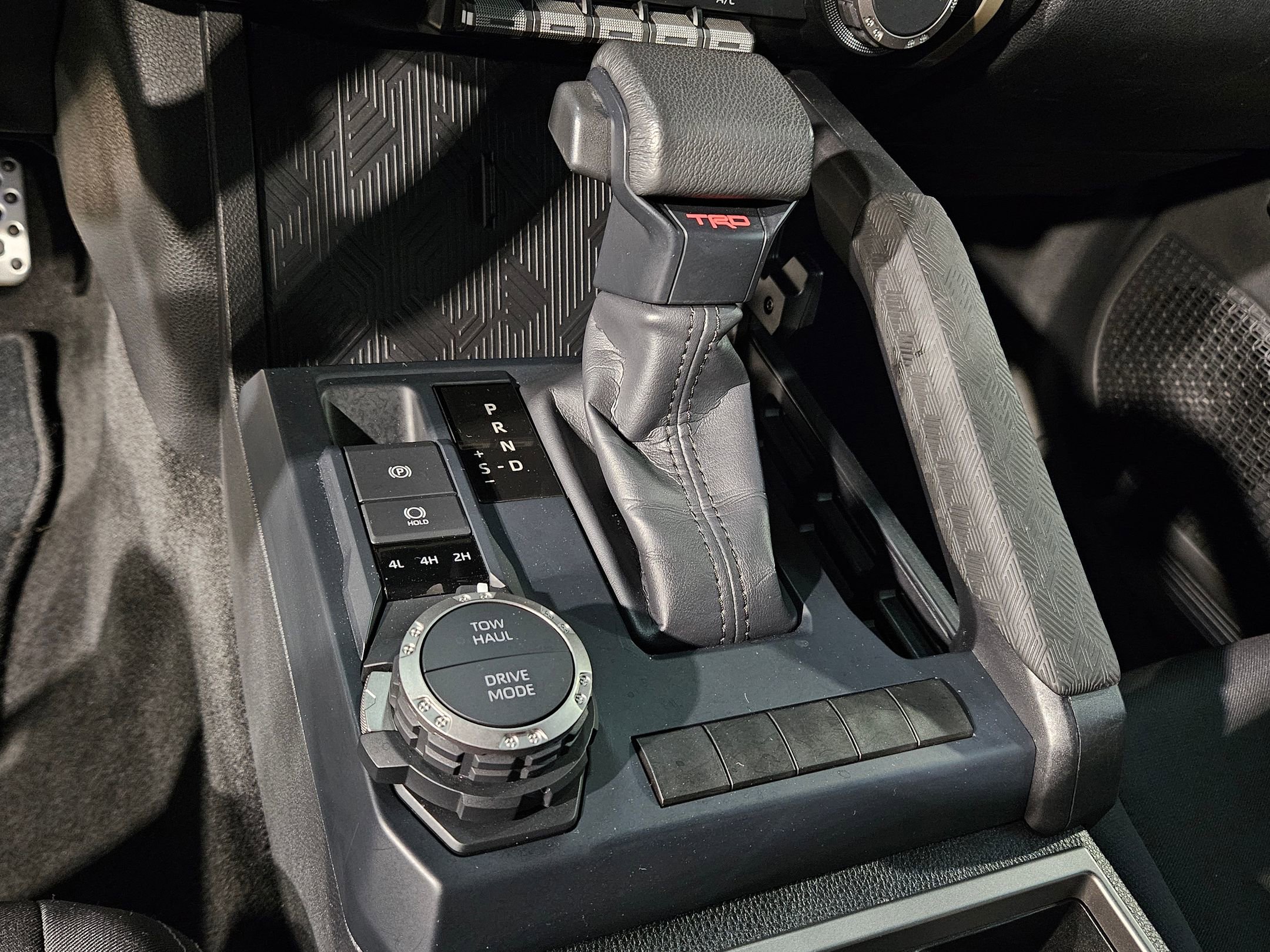 Used 2025 Toyota Tacoma TRD Sport image 32