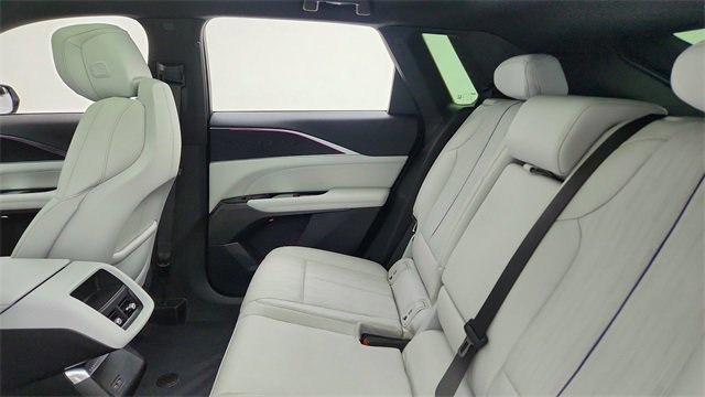 Used 2024 Cadillac Lyriq Luxury image 30