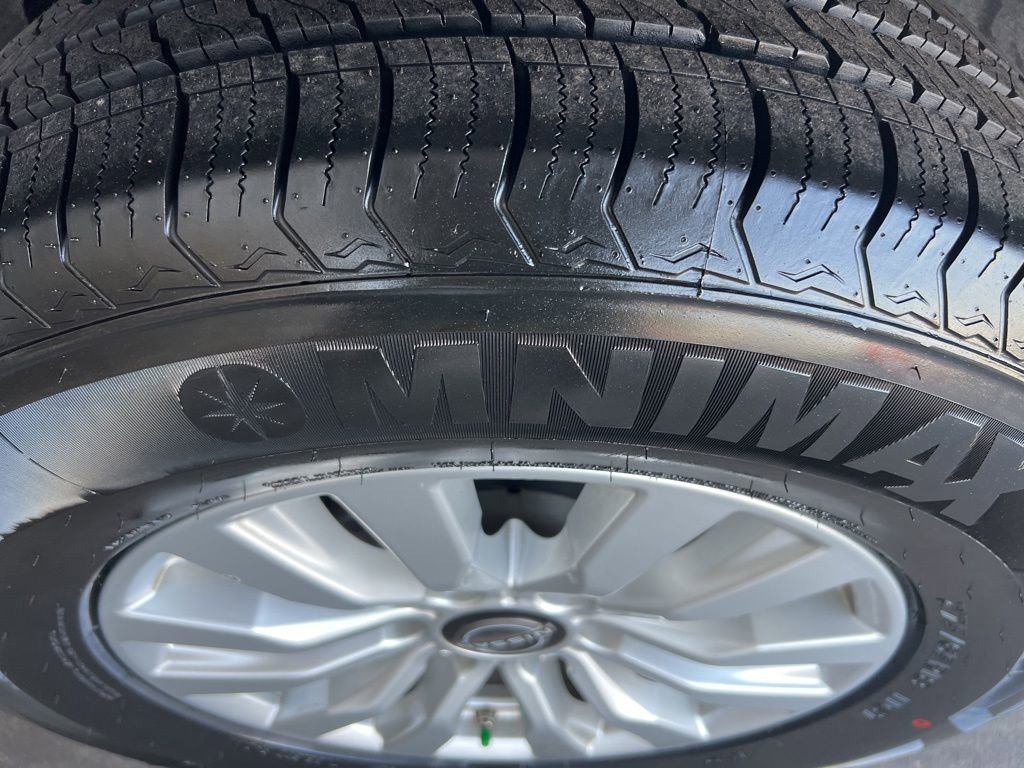 Used 2021 Nissan Armada SV image 29