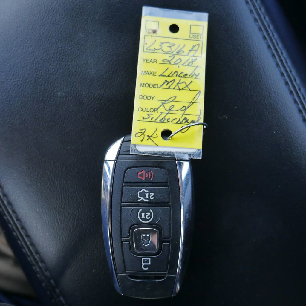 Used 2018 Lincoln MKX Select w/ Select Plus Package AWD/4WD image 40