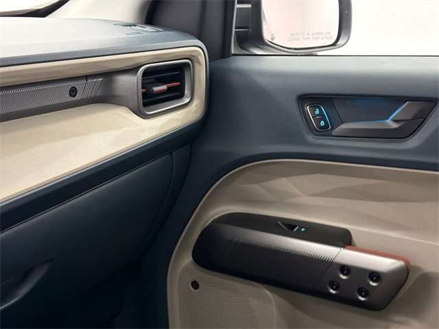 Used 2025 Ford Maverick Lariat image 32