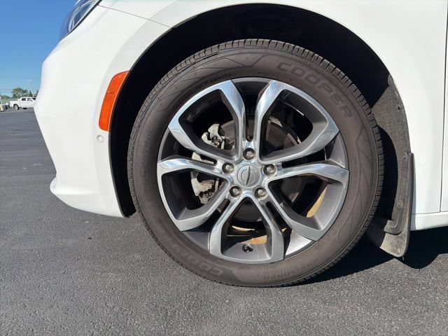 Used 2022 Chrysler Pacifica Pinnacle FWD image 10
