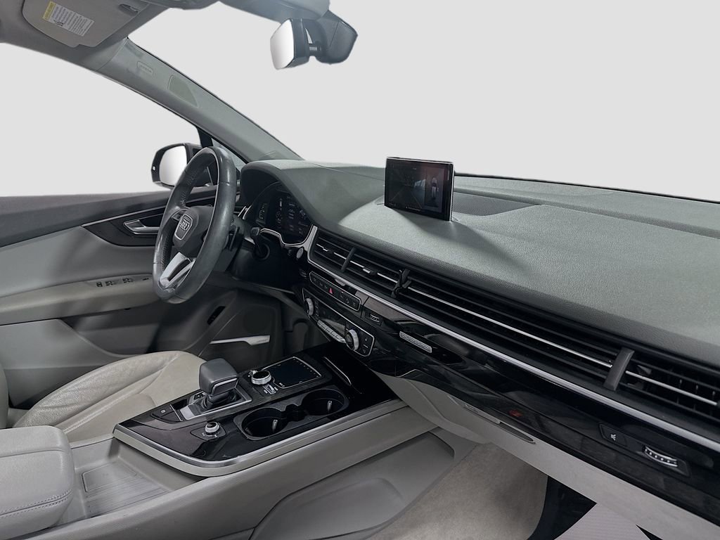 Used 2018 Audi Q7 3.0T Prestige w/ Prestige Package AWD/4WD image 33