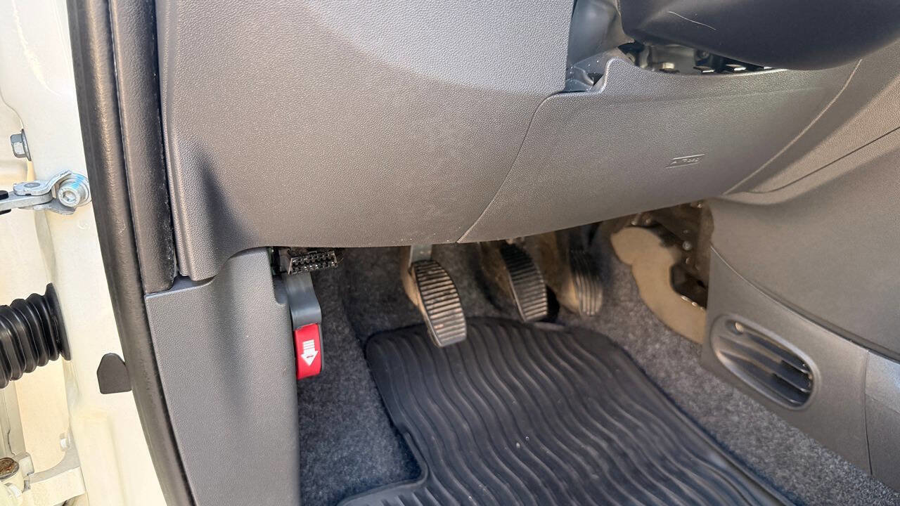 Used 2012 FIAT 500 Sport w/ Safety & Convenience Pkg image 32