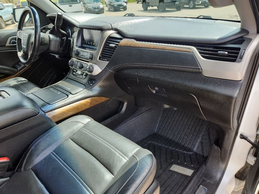 Certified 2019 GMC Yukon XL Denali w/ Denali Ultimate Package AWD/4WD image 47