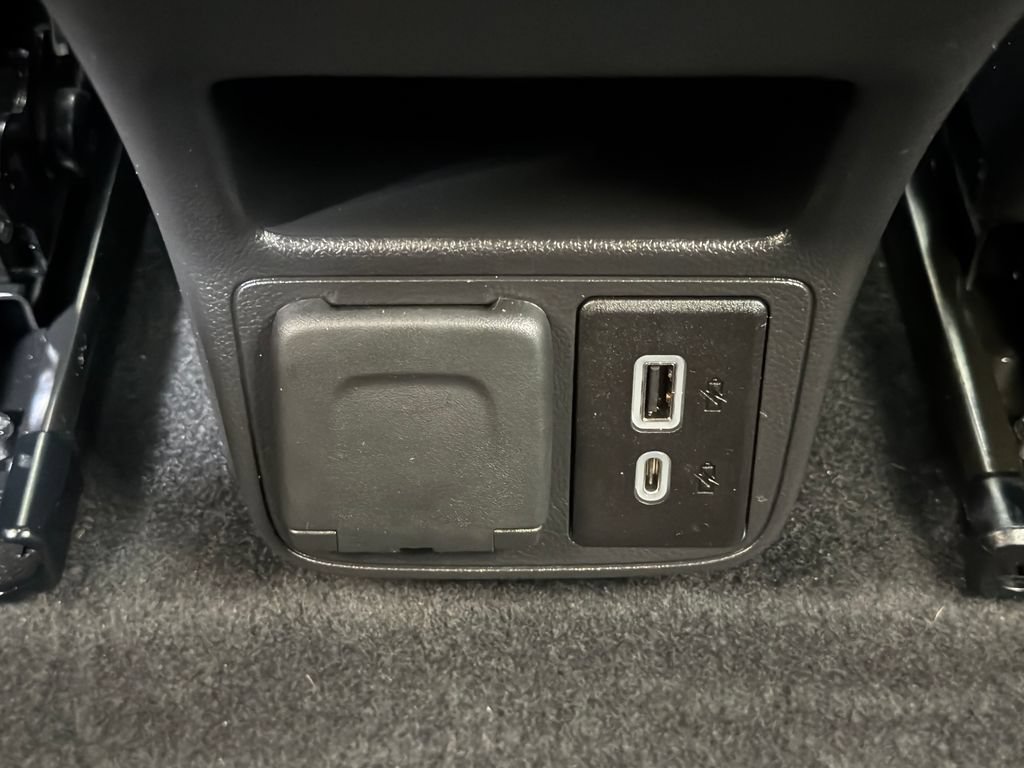 Used 2025 Chevrolet TrailBlazer RS w/ Convenience Package FWD image 30