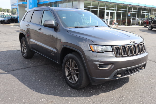 Used 2016 Jeep Grand Cherokee Laredo 75th Anniversary AWD/4WD image 2