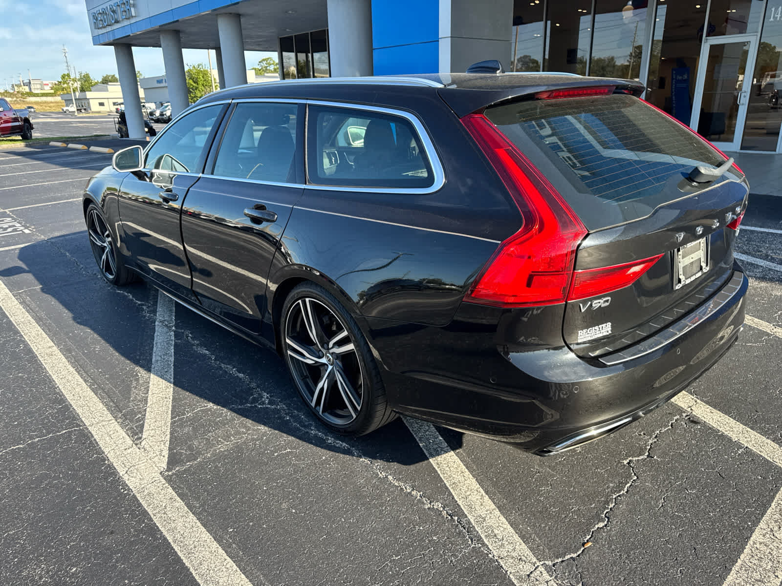 Used 2019 Volvo V90 T5 R-Design w/ Advanced Package FWD image 4