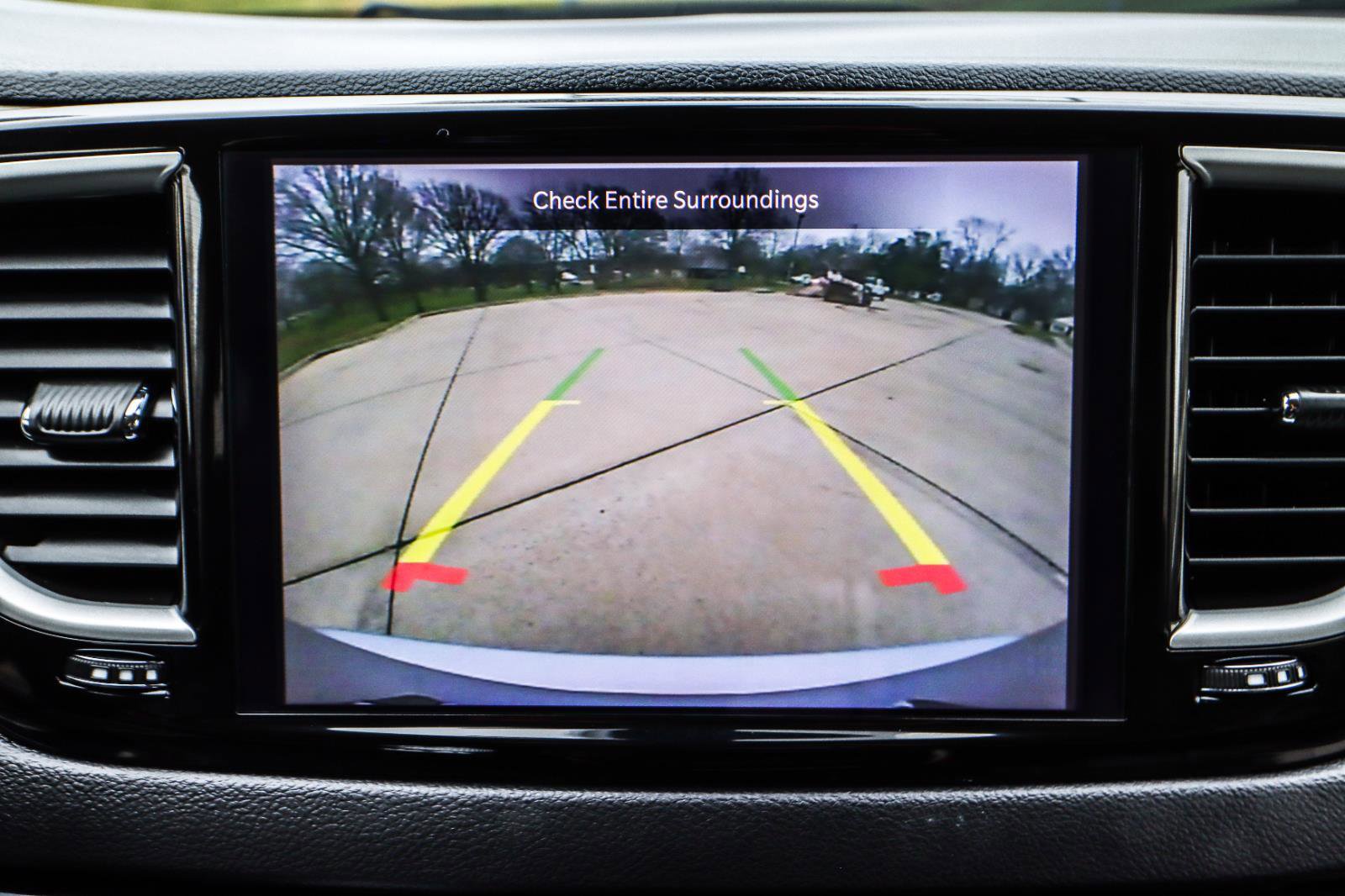 Used 2023 Chrysler Pacifica Touring-L FWD image 8