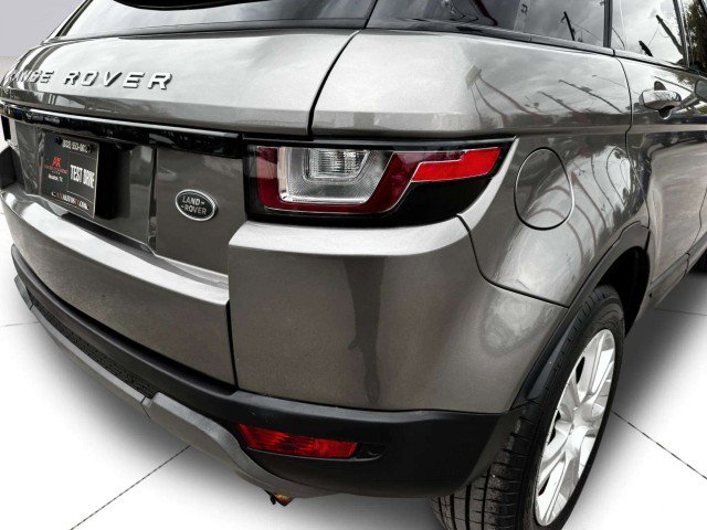 Used 2017 Land Rover Range Rover Evoque SE image 15