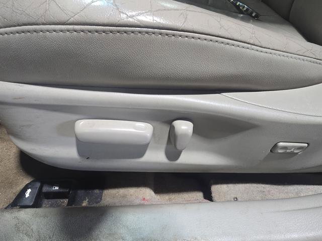 Used 2011 Toyota Camry XLE w/ XLE Extra-Value Pkg #1 image 27