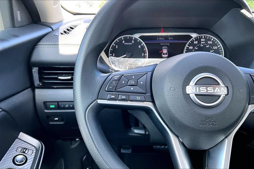 Used 2024 Nissan Sentra SV FWD image 11