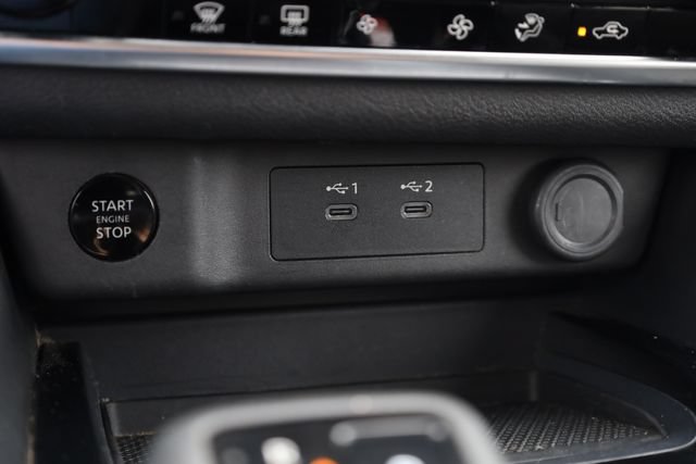 Certified 2025 Nissan Rogue SV FWD image 24