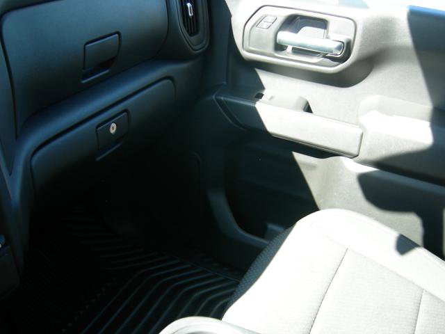 Used 2020 Chevrolet Silverado 1500 Custom w/ Custom Value Package image 3