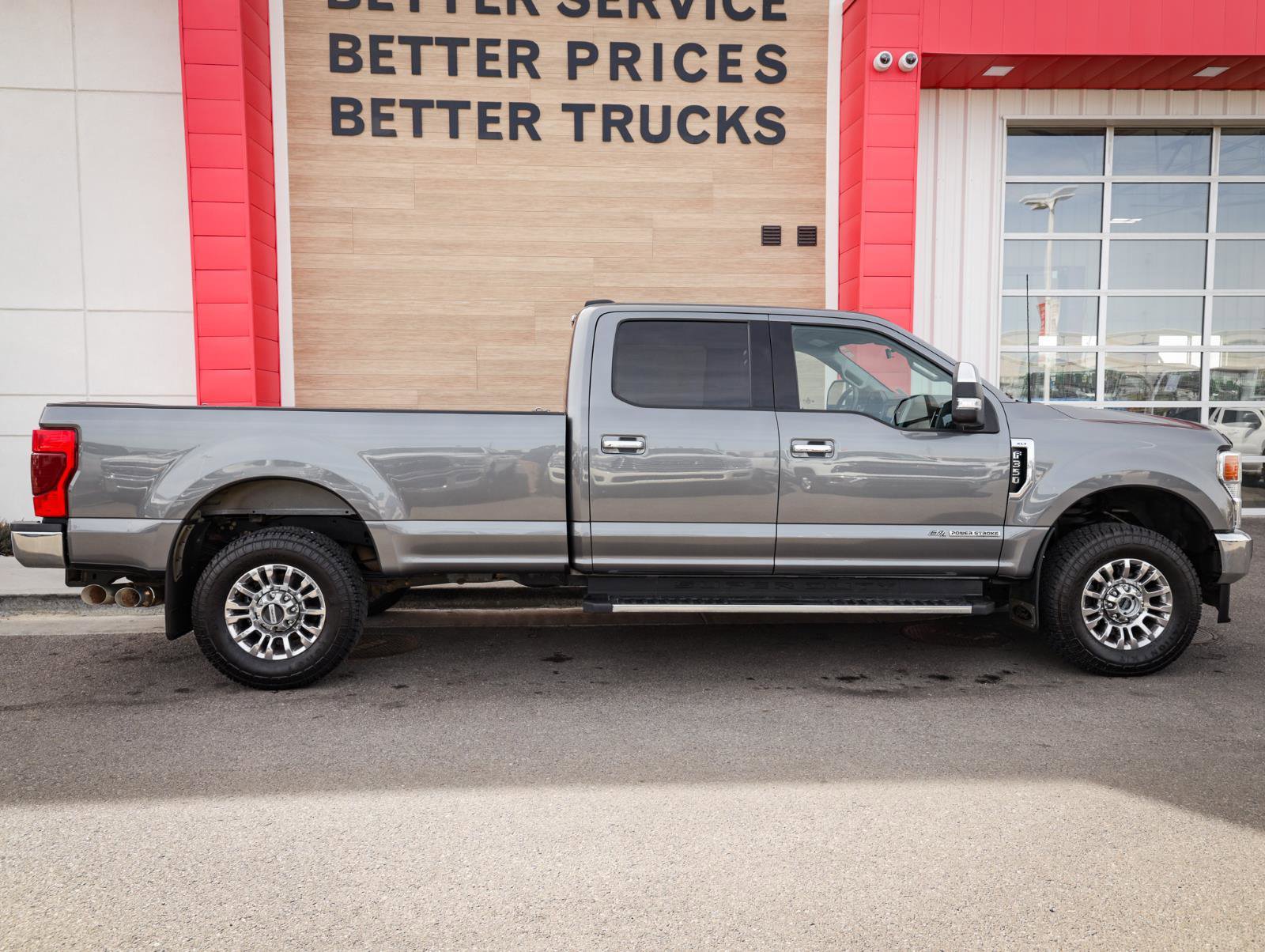 Used 2022 Ford F350 XLT w/ XLT Premium Package image 2