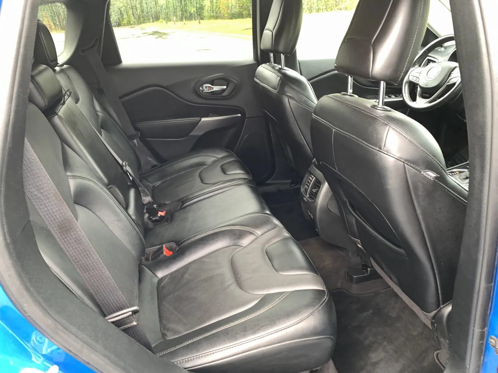 Used 2022 Jeep Cherokee Latitude Lux AWD/4WD image 34