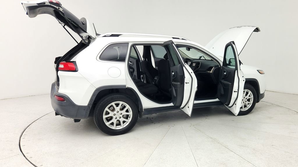 Used 2017 Jeep Cherokee Latitude image 13