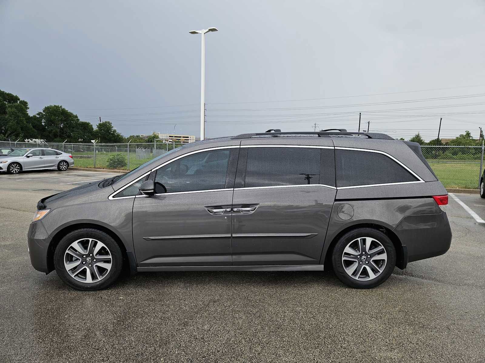 Used 2016 Honda Odyssey Touring image 4