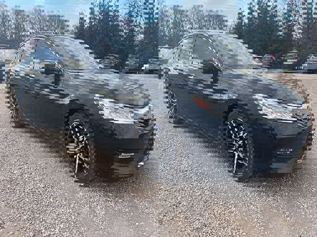 Used 2016 Honda Accord Touring image 3