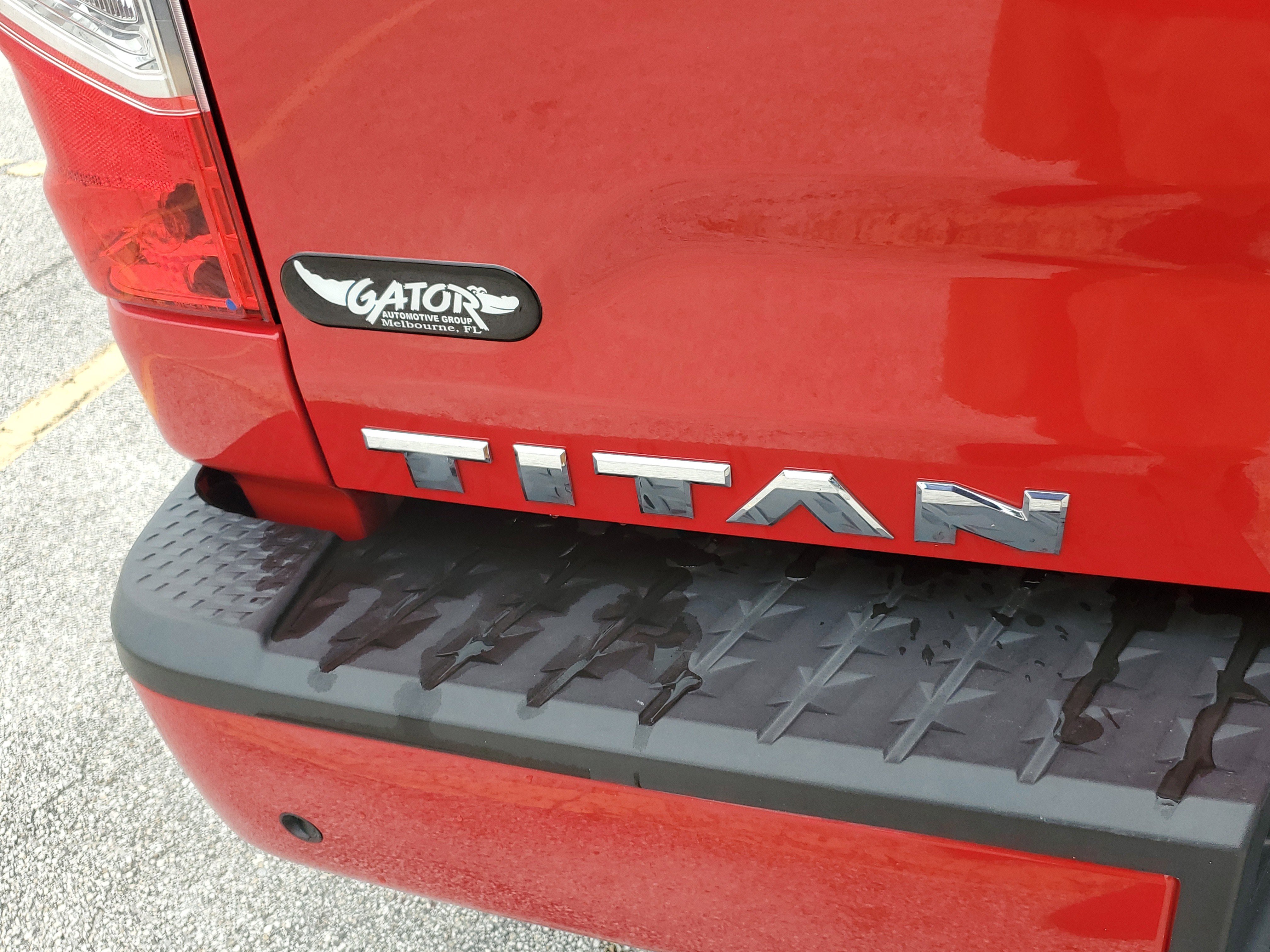 Used 2021 Nissan Titan SV w/ SV Convenience Package RWD image 7