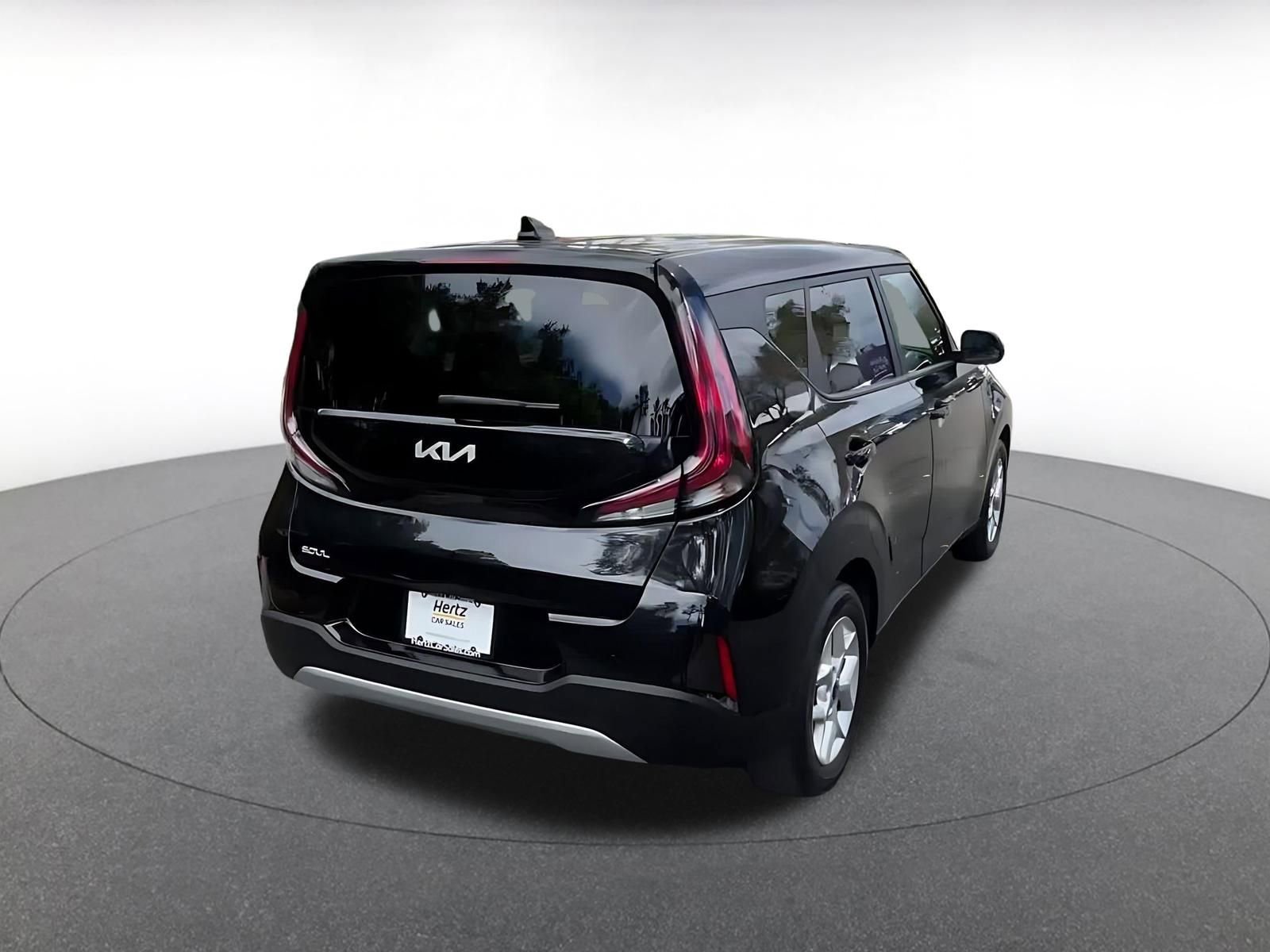 Used 2025 Kia Soul LX w/ LX Technology Package image 14